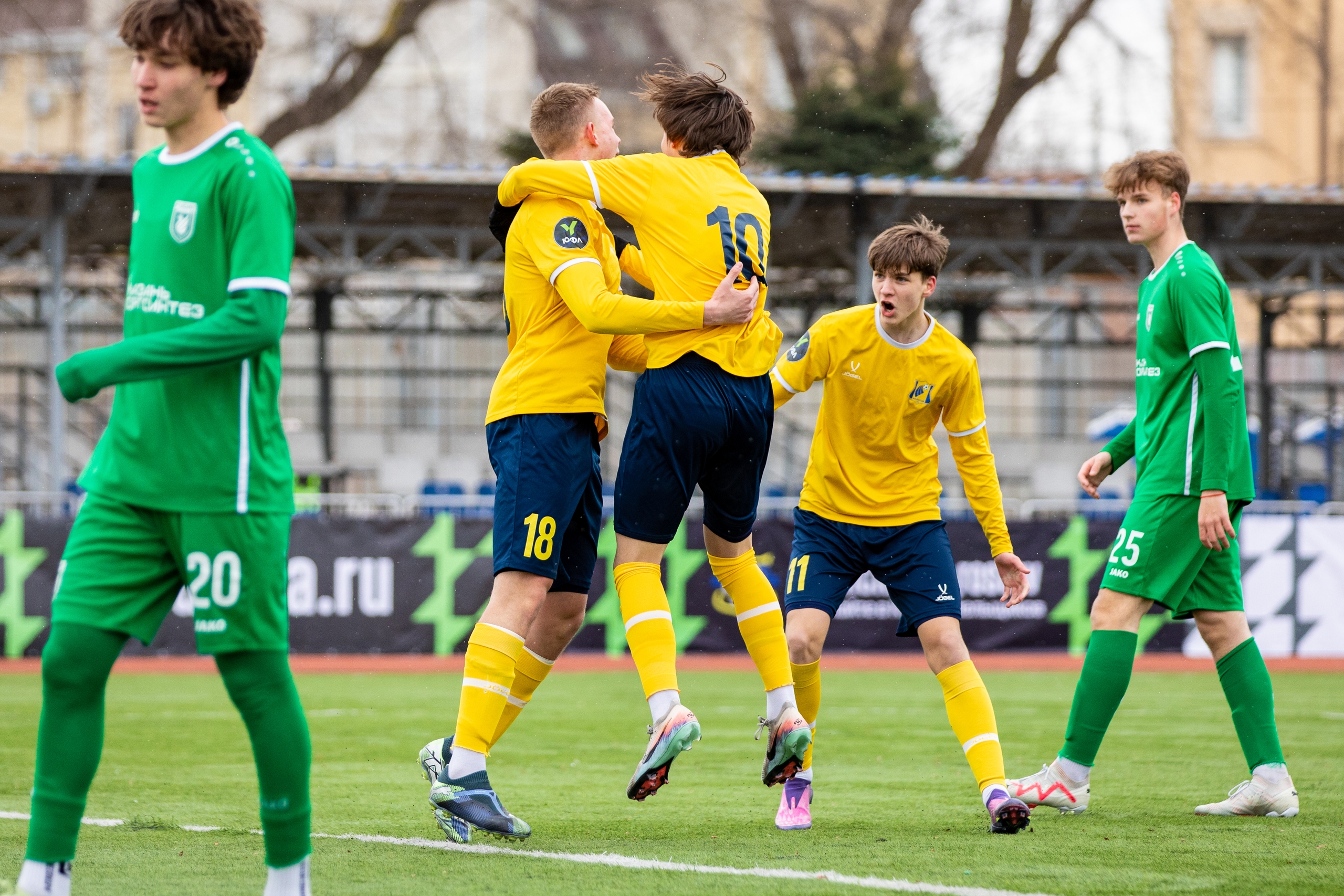 Игроки Академии ФК Ростов на поле